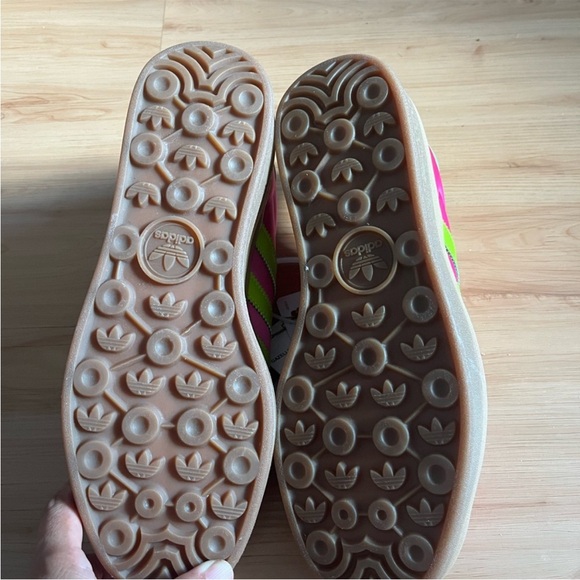 Adidas GAZELLE BOLD SHOES #
JI2705 Women Size 9.0 US - Picture 11 of 12